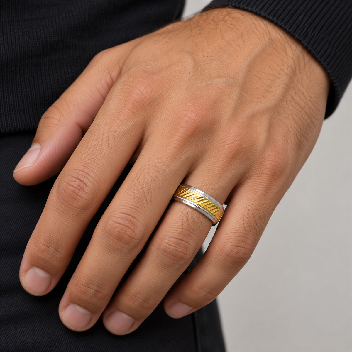 7.5mm Two-Tone Diamond-Cut Faceted Band Ring Size 10