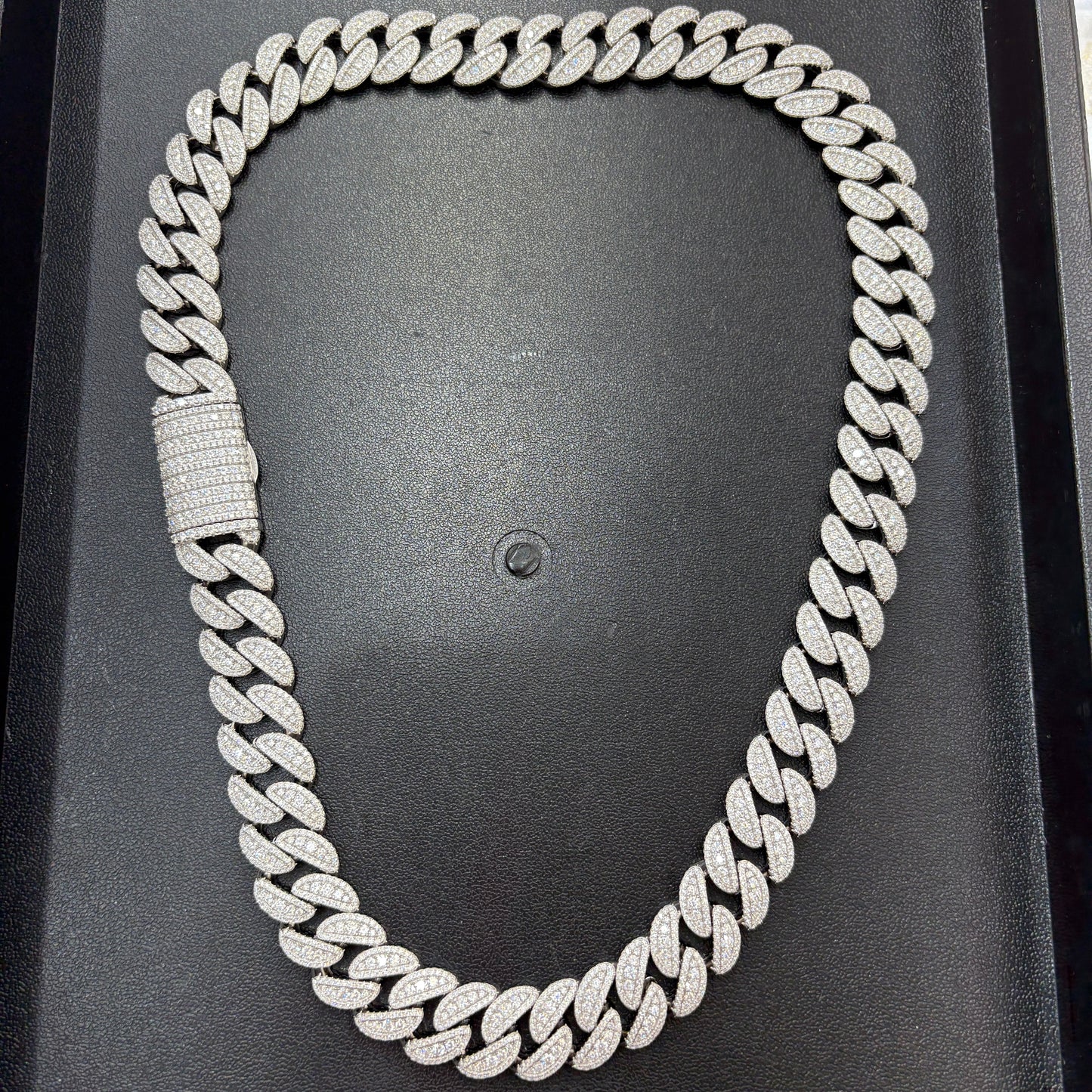 14mm Moissanite Cuban Link Chain 22"