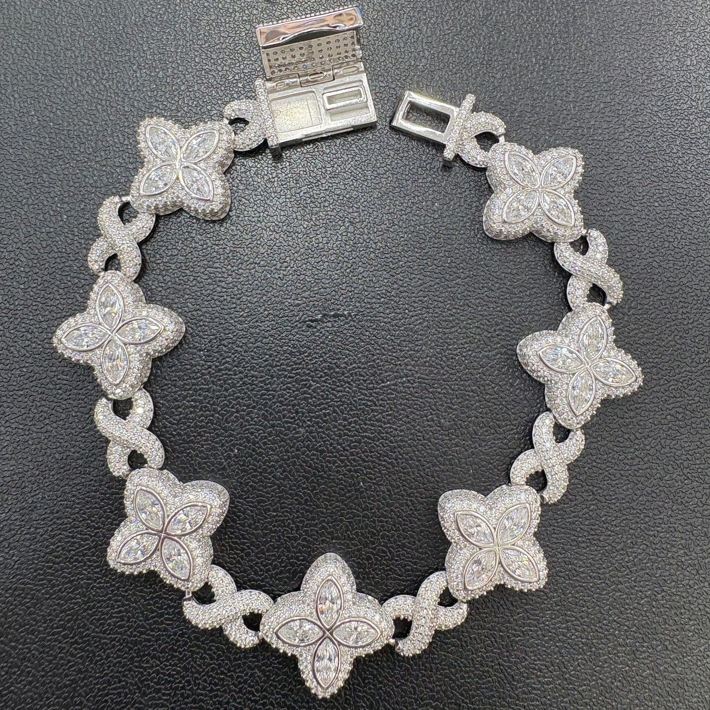 18mm Moissanite Clover Bracelet 8.3”