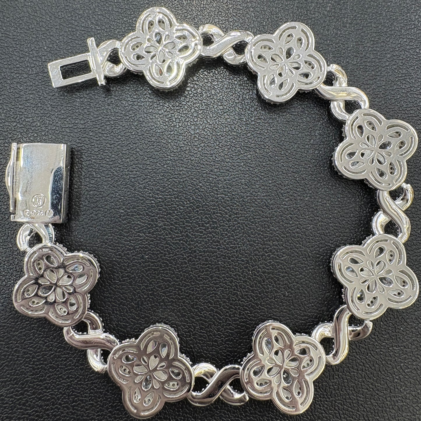 18mm Moissanite Clover Bracelet 8.3”